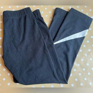 Black cropped Nike leggings